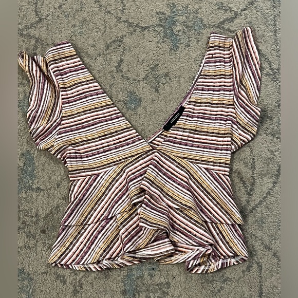 Forever 21 deep v frilly top - Picture 2 of 3